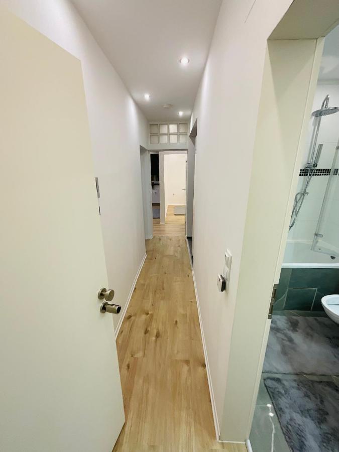 Best Central Apartment - Am Marktplatz - Up To 5 - Next To Frankfurt And Hanau - Coffee And Snacks - Netflix, Prime, Disney Nidderau Exterior photo