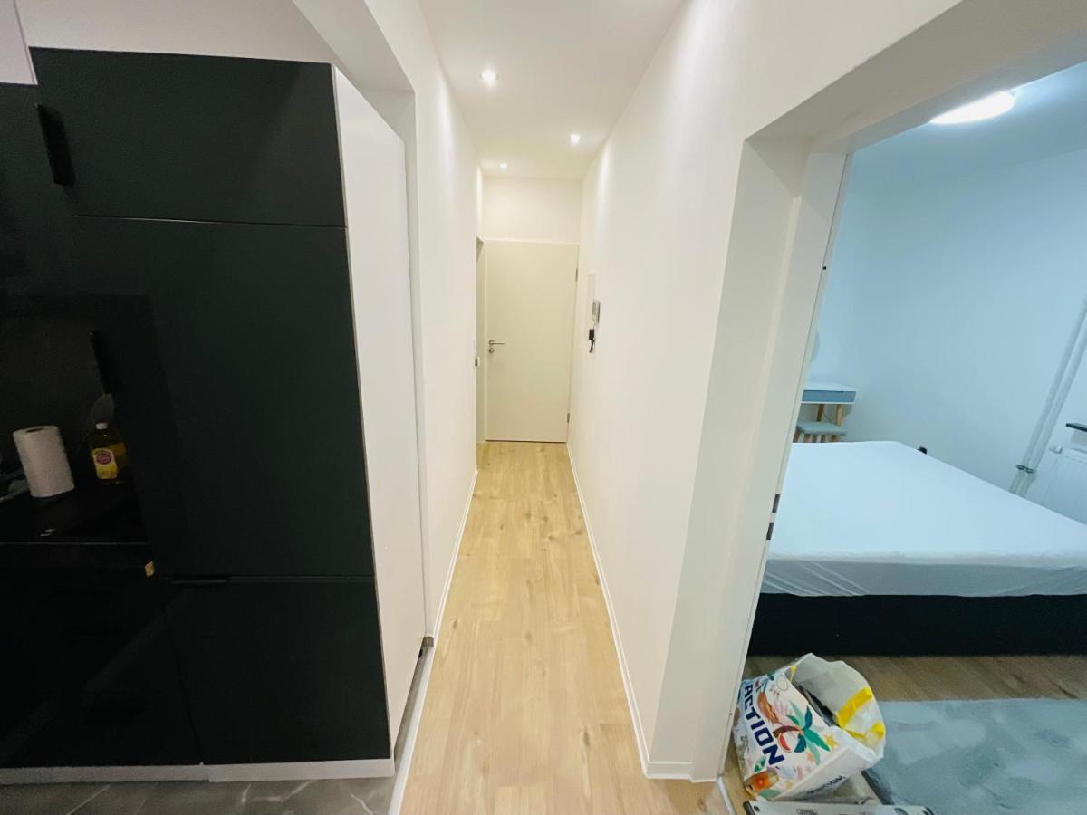 Best Central Apartment - Am Marktplatz - Up To 5 - Next To Frankfurt And Hanau - Coffee And Snacks - Netflix, Prime, Disney Nidderau Exterior photo