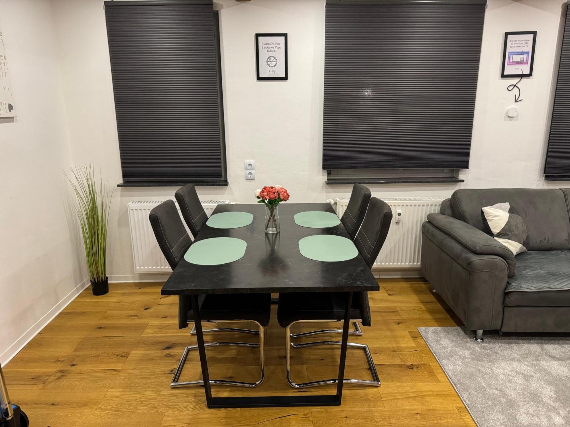 Best Central Apartment - Am Marktplatz - Up To 5 - Next To Frankfurt And Hanau - Coffee And Snacks - Netflix, Prime, Disney Nidderau Exterior photo