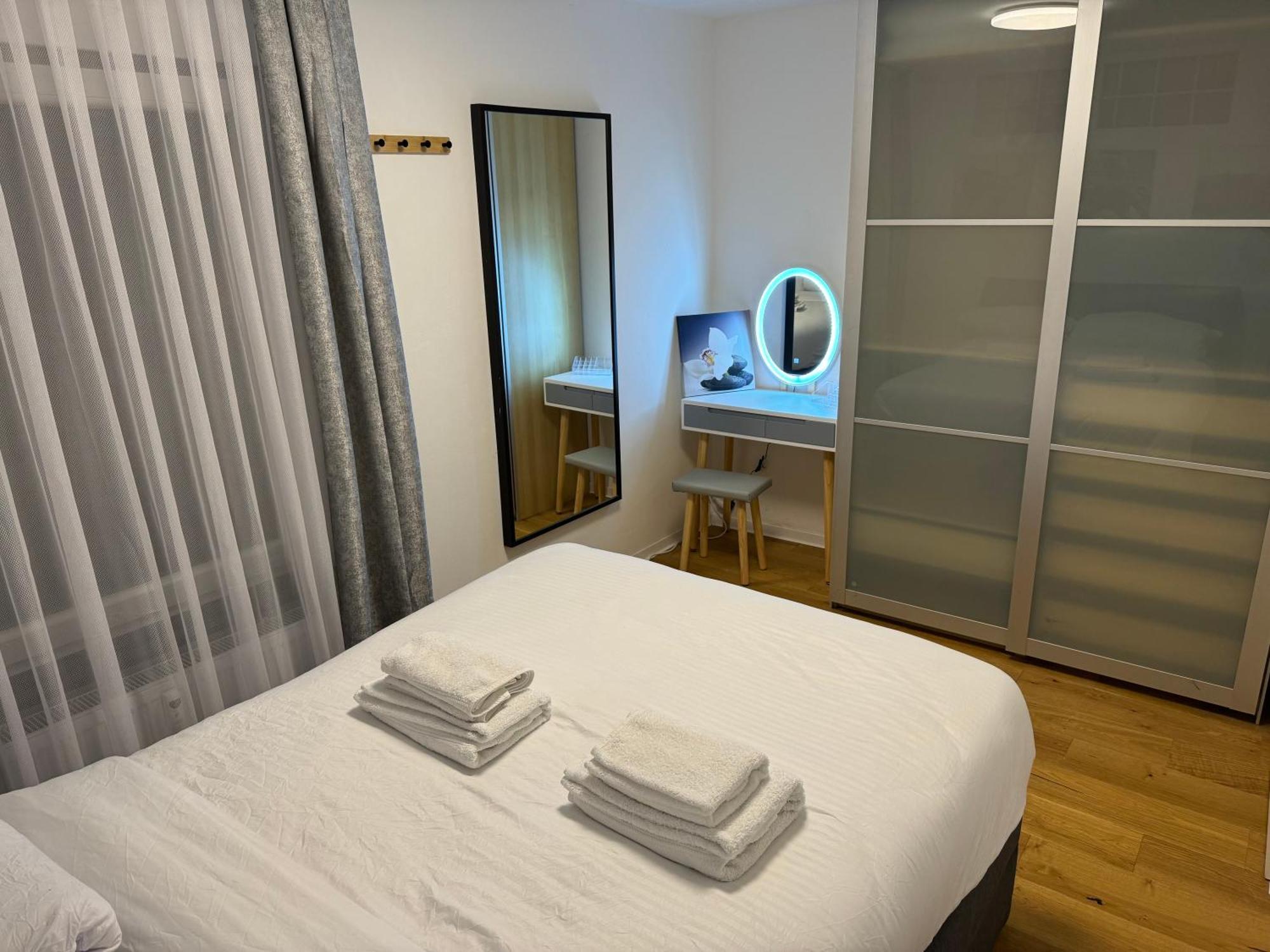 Best Central Apartment - Am Marktplatz - Up To 5 - Next To Frankfurt And Hanau - Coffee And Snacks - Netflix, Prime, Disney Nidderau Exterior photo